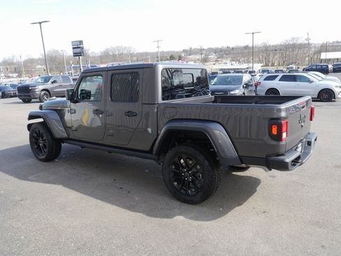 New 2025 Jeep Gladiator Sport image 8