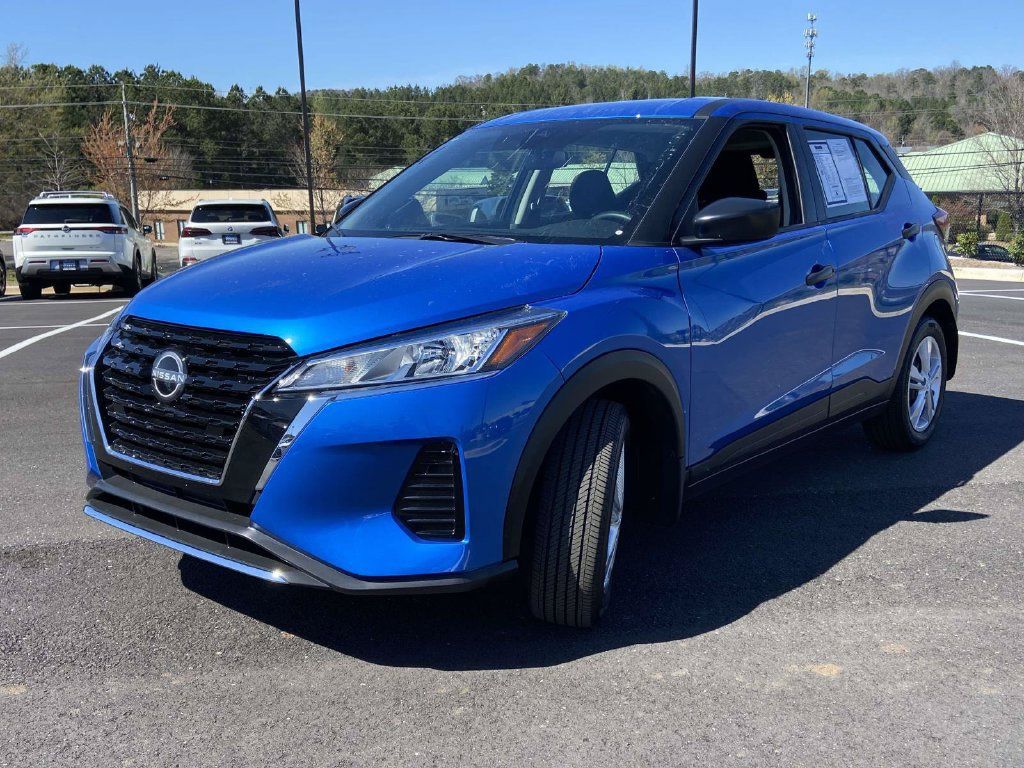 Used 2025 Nissan Kicks Play S FWD image 7