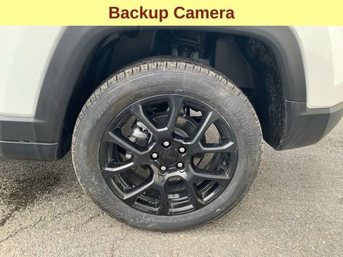 Used 2023 Jeep Compass Altitude image 9