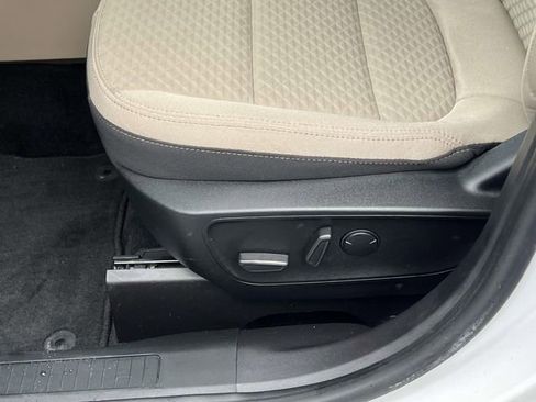 Certified 2022 Ford Escape SE w/ Convenience Package image 19