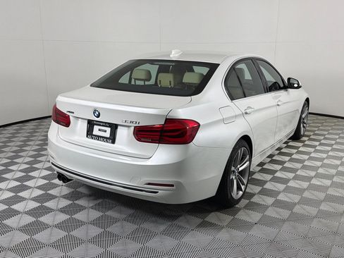Used 2018 BMW 330i xDrive Sedan w/ Convenience Package AWD/4WD image 5