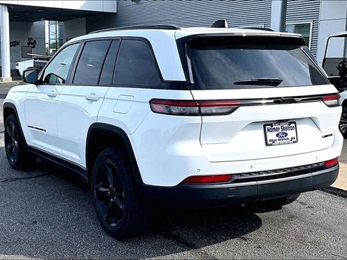 Used 2024 Jeep Grand Cherokee Limited w/ Black Appearance Package RWD image 3