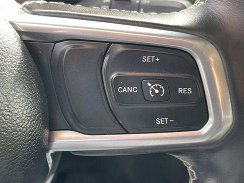 Used 2019 Jeep Wrangler Unlimited Sahara image 31