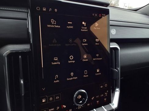 Used 2025 GMC Acadia Elevation image 16