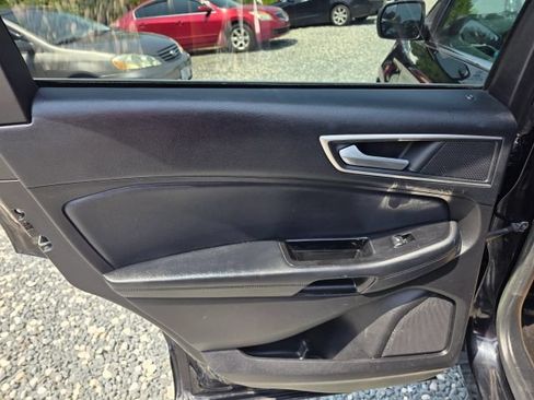 Used 2017 Ford Edge SEL w/ Equipment Group 201A FWD image 17