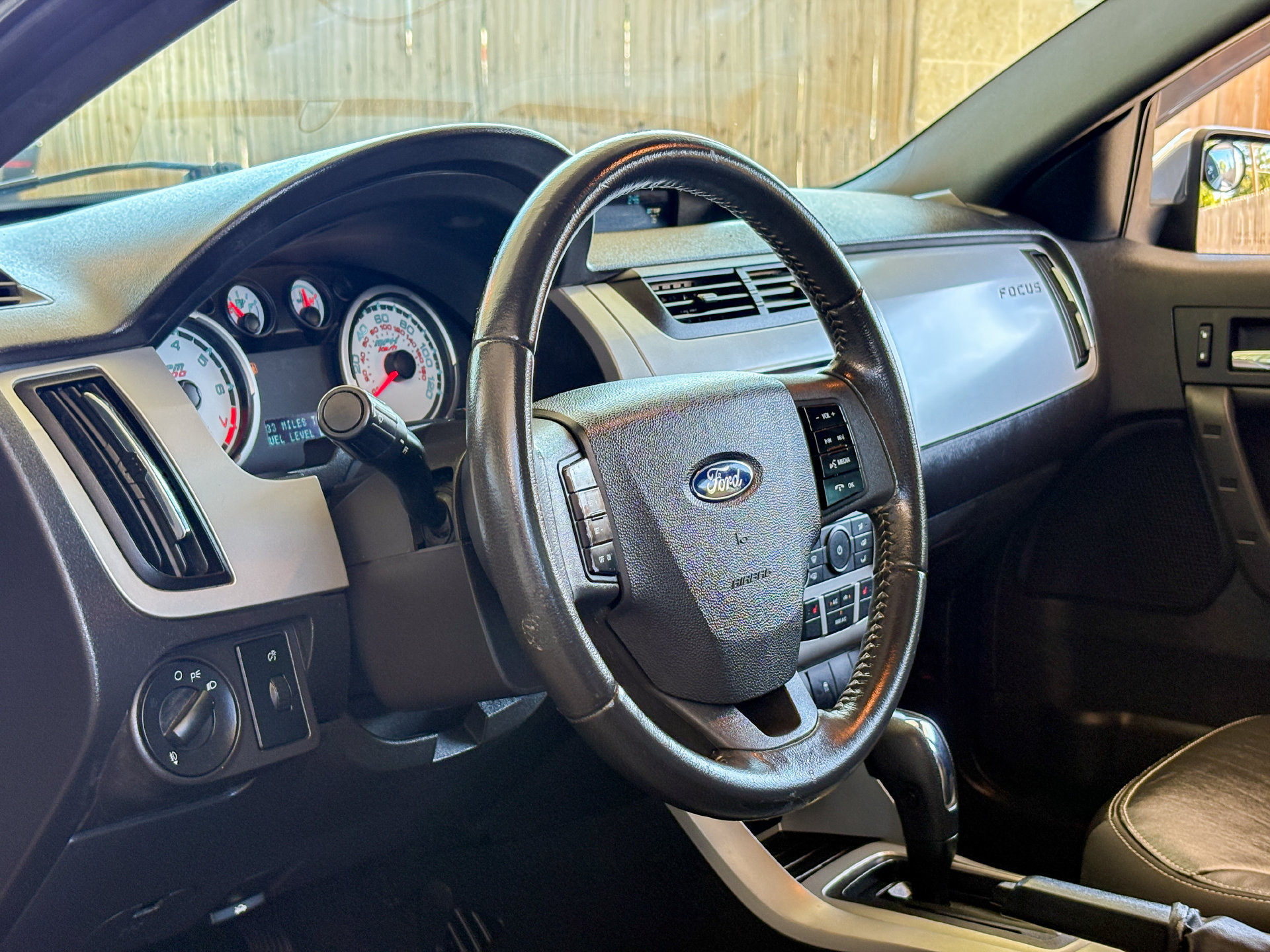 Used 2010 Ford Focus SEL FWD image 11