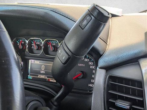 Used 2016 Chevrolet Suburban LT RWD image 12