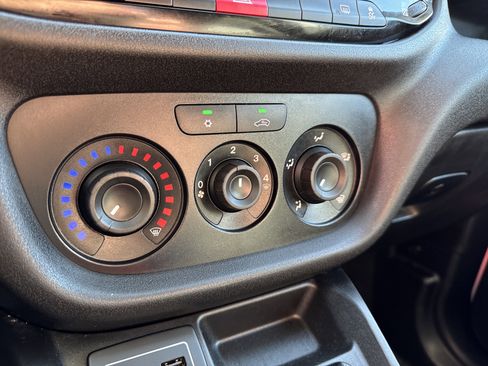 Used 2018 RAM ProMaster City SLT w/ Mopar Trailer Tow Group image 22