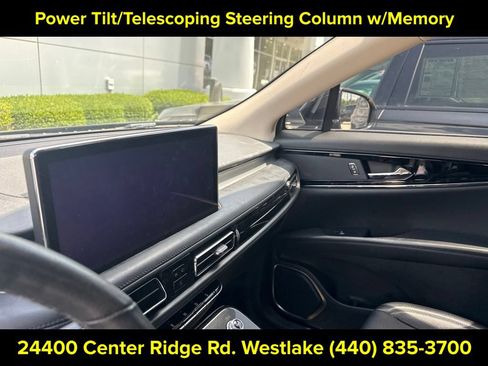 Used 2023 Lincoln Nautilus AWD w/ Premium Package image 15