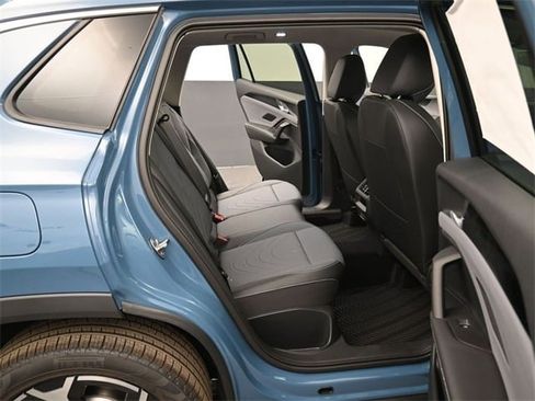 New 2026 Volkswagen Tiguan SE image 13