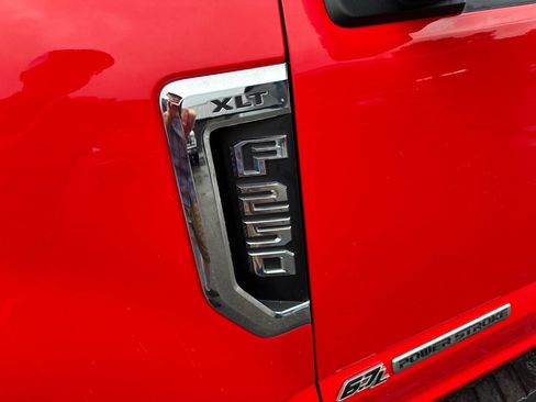 Used 2021 Ford F250 XLT image 10