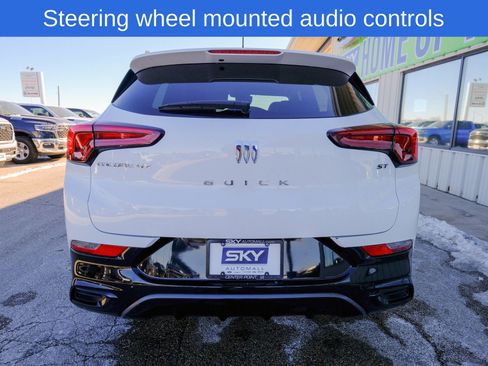 Used 2024 Buick Encore GX Sport Touring image 7