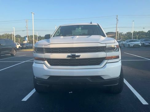 Used 2018 Chevrolet Silverado 1500 Custom w/ Custom Value Package AWD/4WD image 10