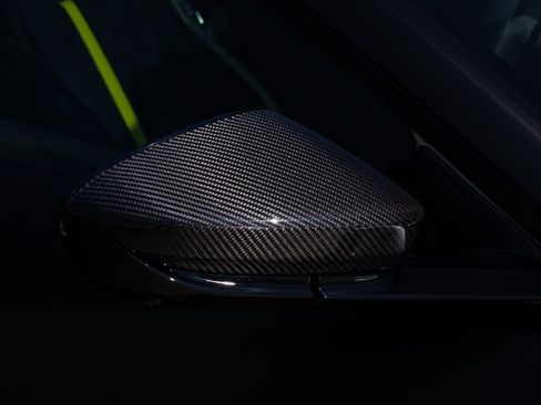 Used 2023 Aston Martin V8 Vantage Coupe RWD image 22