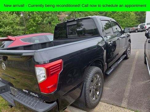 Used 2019 Nissan Titan SV w/ SV Convenience Package AWD/4WD image 5