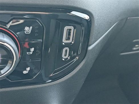 Used 2024 Chevrolet Silverado 2500 High Country w/ High Country Premium Package image 29