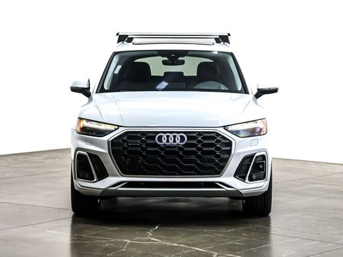 Used 2024 Audi Q5 e Prestige w/ Prestige Package image 4