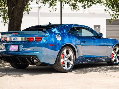 Used 2010 Chevrolet Camaro SS w/ RS Package RWD image 40