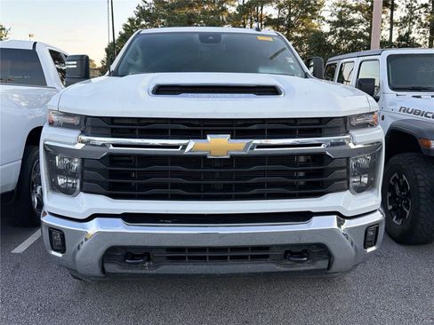 Used 2025 Chevrolet Silverado 2500 LT w/ Convenience Package AWD/4WD image 2