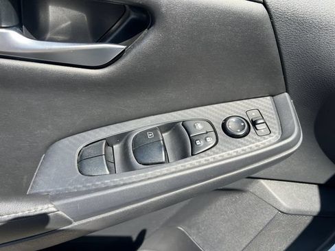 Used 2024 Nissan Sentra SV FWD image 11