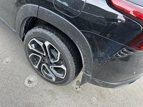 Used 2025 Chevrolet Trax RS w/ Sunroof Package image 11