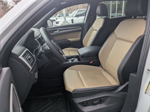 Used 2022 Volkswagen Atlas Cross Sport SE image 24