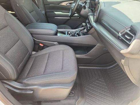Used 2024 Chevrolet Traverse LT w/ Enhanced Driving Package FWD image 29