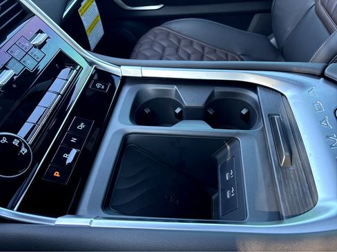 New 2026 Nissan Armada Platinum image 12