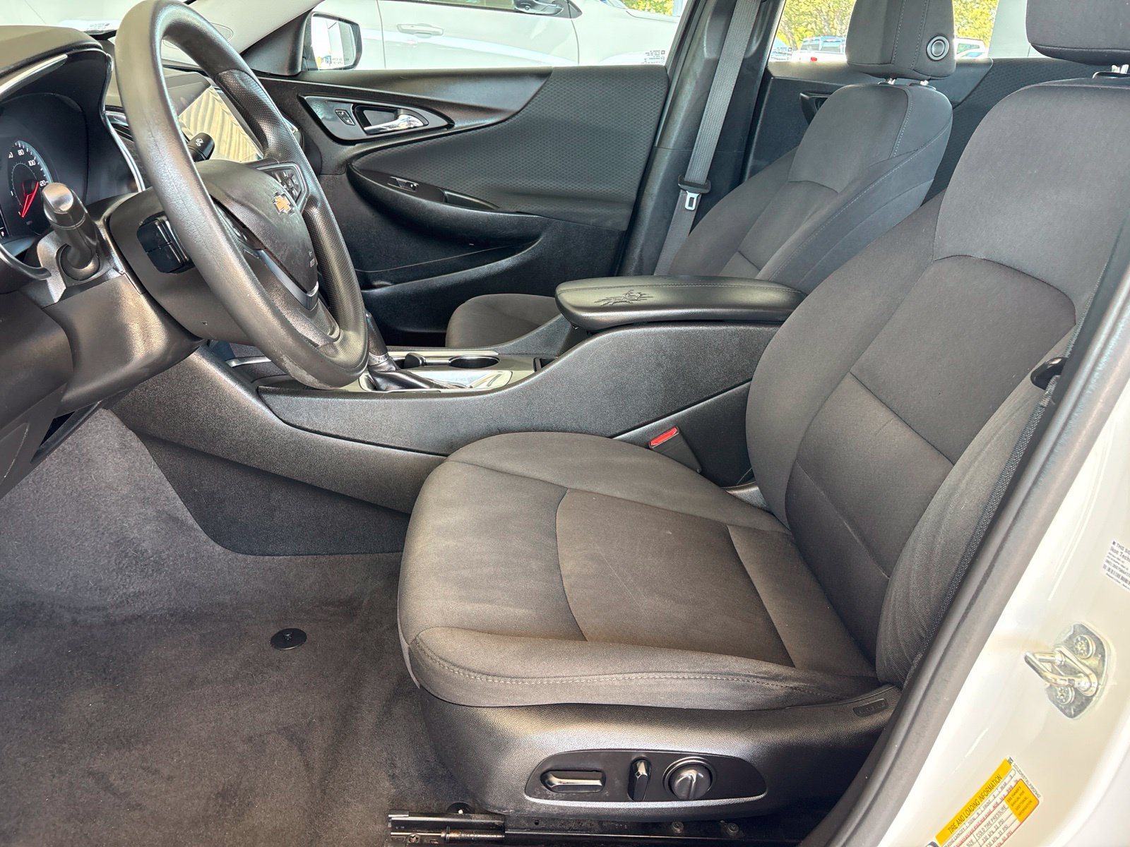 Used 2020 Chevrolet Malibu LT FWD image 13