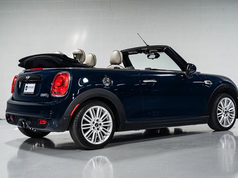 Used 2018 MINI Cooper S image 3