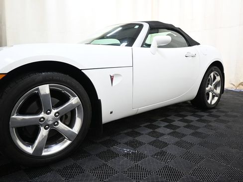 Used 2008 Pontiac Solstice Convertible w/ Preferred Package RWD image 22