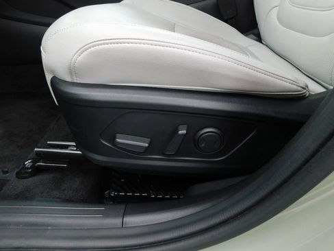 Used 2025 Hyundai Santa Cruz Limited AWD/4WD image 17
