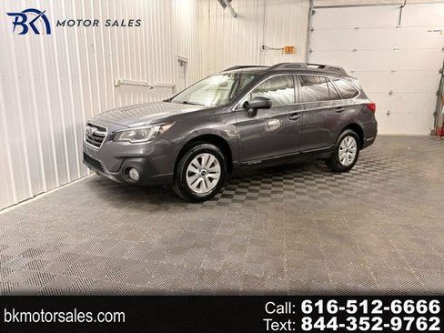 Used 2019 Subaru Outback 2.5i Premium AWD/4WD image 1