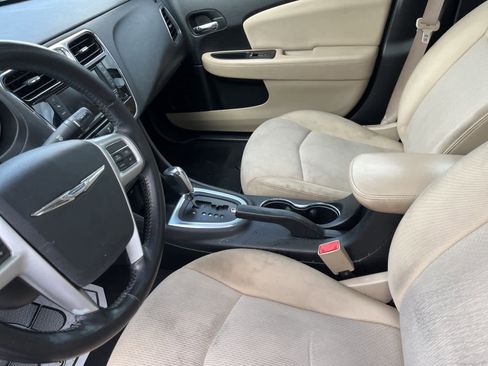 Used 2012 Chrysler 200 Touring image 29