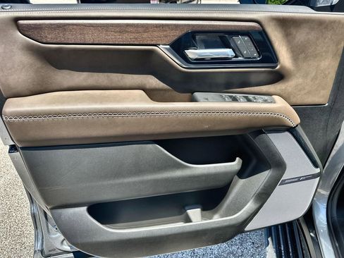 New 2026 GMC Yukon Denali Ultimate w/ LPO, Floor Liner Package AWD/4WD image 21