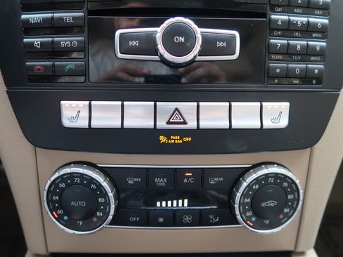 Used 2013 Mercedes-Benz C 250 Sedan image 18