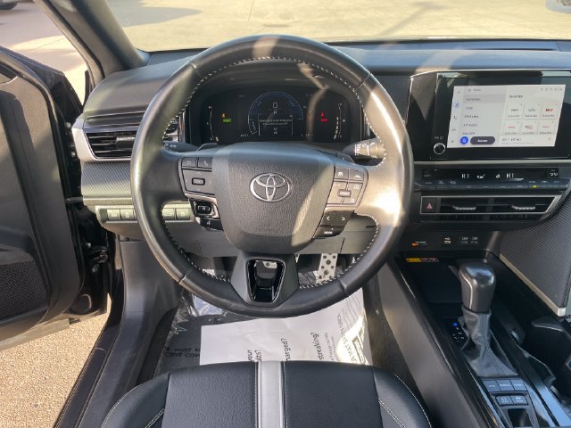 Used 2025 Toyota Camry SE FWD image 23