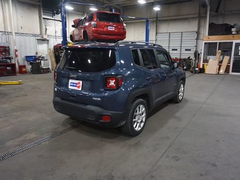 Used 2021 Jeep Renegade Latitude FWD image 20