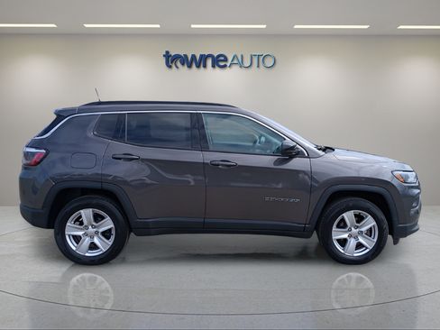 Used 2022 Jeep Compass Latitude w/ Convenience Group AWD/4WD image 6