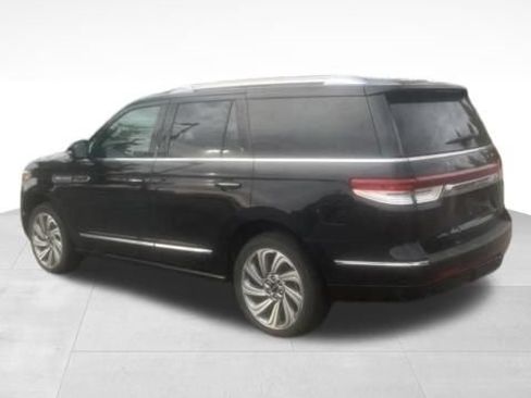Certified 2023 Lincoln Navigator Reserve AWD/4WD image 8