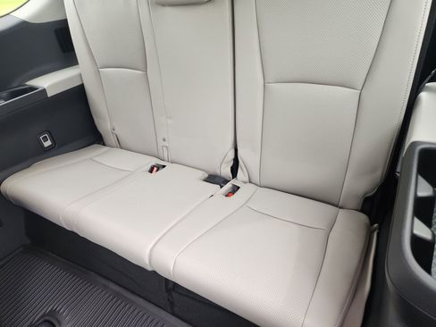 Used 2025 Toyota Grand Highlander AWD image 34