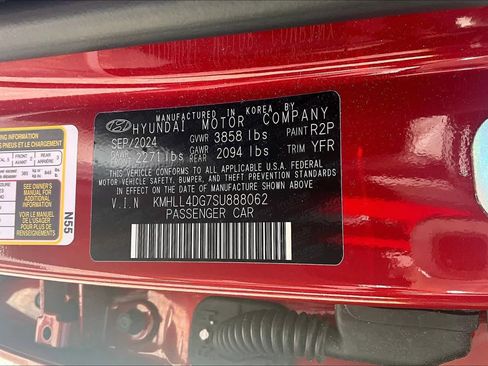 Used 2025 Hyundai Elantra SE w/ Cargo Package FWD image 33