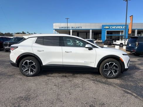 New 2026 Chevrolet Equinox EV LT image 2