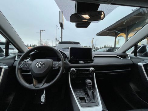 Used 2025 Toyota RAV4 XLE image 35