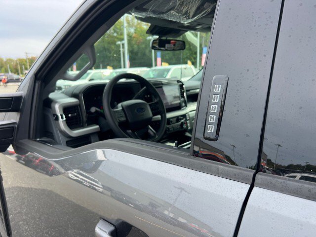New 2027 Ford F250 XLT w/ XLT Premium Package AWD/4WD image 30