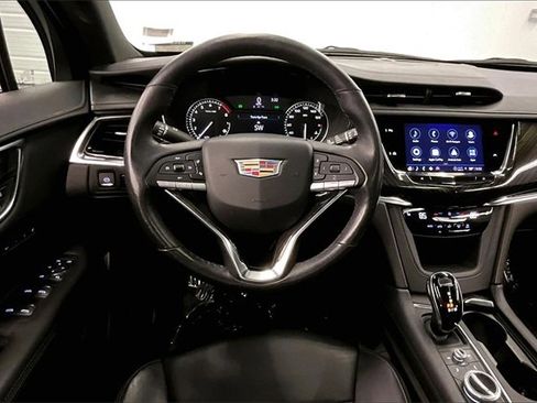 Used 2022 Cadillac XT6 Premium Luxury image 5