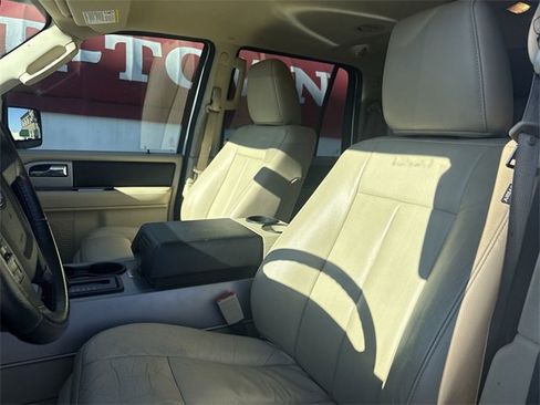 Used 2017 Ford Expedition XLT w/ Equipment Group 201A image 11