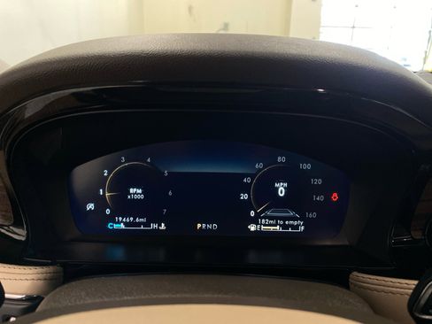 Certified 2022 Lincoln Corsair Reserve w/ Equipment Group 201A image 21