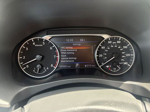 Used 2025 Nissan Altima 2.5 SV FWD image 38