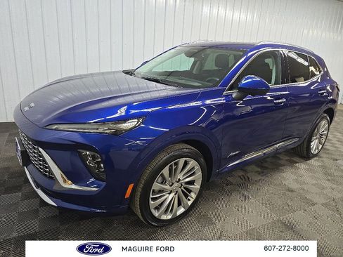 Used 2024 Buick Envision Avenir AWD/4WD image 10
